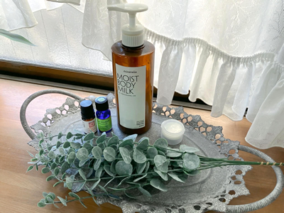 アロマセラピー(ソラフラワーを使います) アロマデヒューザー、アロマストーンプレート、アロマクリーム、ロールオン、浄化スプレー、アロマ石鹸